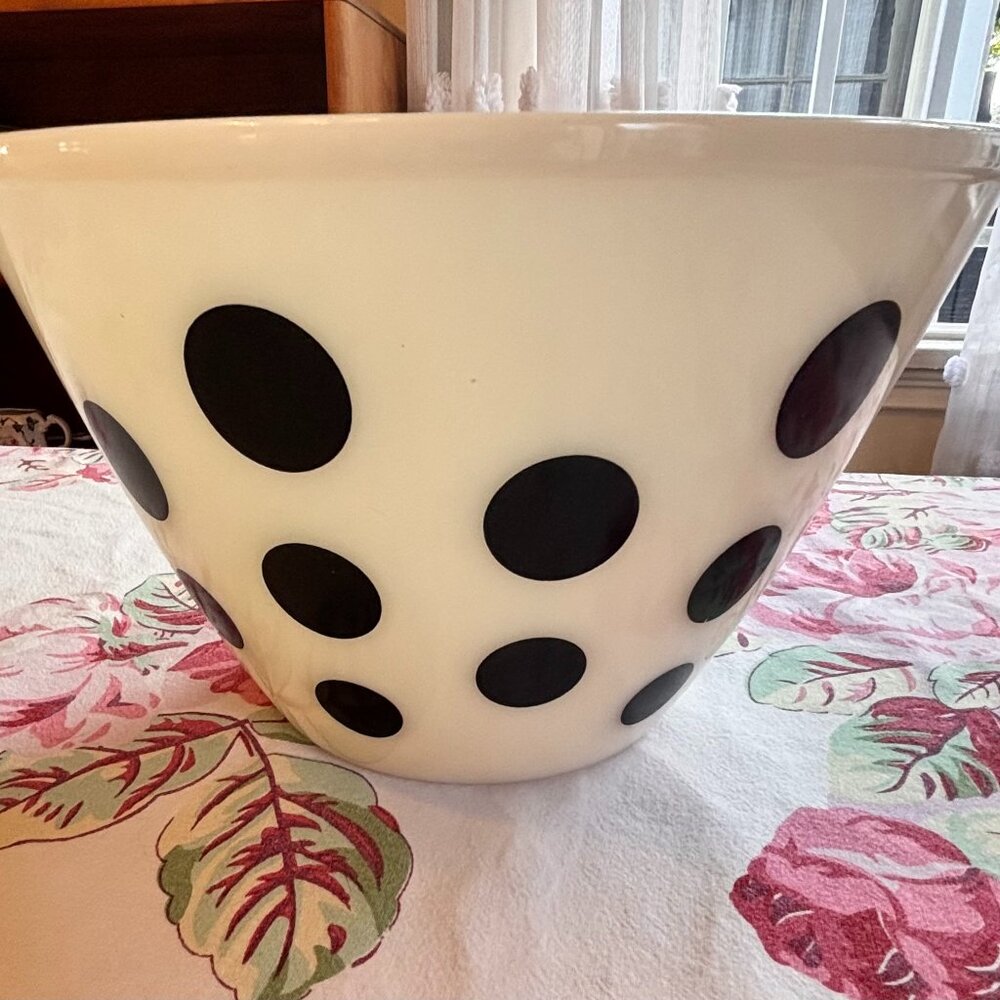 Anchor Hocking Vintage Fire King Black Dot Splash/Mixing Bowl Large 9.5" EUC MCM